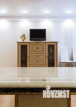 1-к квартира, посуточно, 54м2, 1/1 этаж