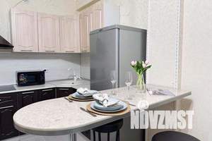 1-к квартира, посуточно, 42м2, 15/22 этаж