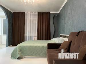 Студия квартира, посуточно, 38м2, 2/9 этаж