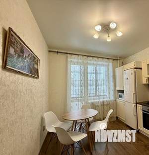 1-к квартира, посуточно, 37м2, 2/6 этаж