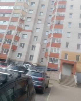 2-к квартира, вторичка, 62м2, 1/10 этаж