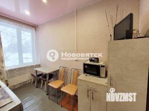 3-к квартира, вторичка, 58м2, 1/2 этаж