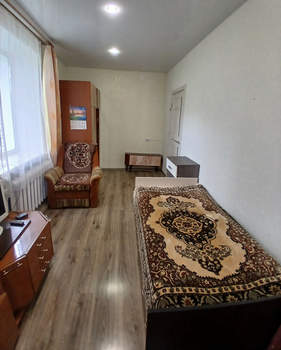 2-к квартира, вторичка, 43м2, 1/4 этаж