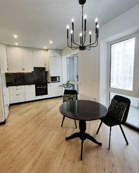 2-к квартира, вторичка, 60м2, 1/4 этаж