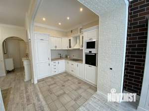 3-к квартира, вторичка, 95м2, 2/4 этаж