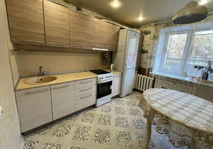 4-к квартира, вторичка, 72м2, 1/9 этаж