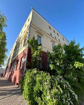 4-к квартира, вторичка, 128м2, 2/4 этаж