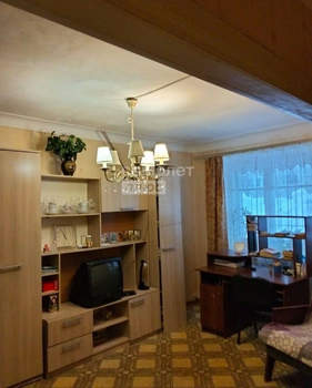 2-к квартира, вторичка, 42м2, 1/4 этаж