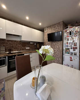 2-к квартира, вторичка, 58м2, 9/18 этаж