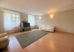 3-к квартира, вторичка, 110м2, 2/5 этаж