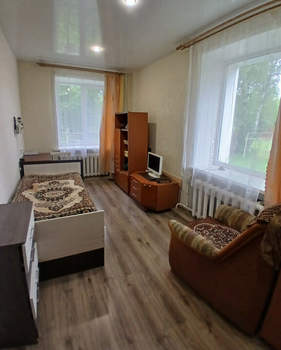 2-к квартира, вторичка, 43м2, 1/4 этаж