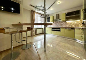 5-к квартира, вторичка, 180м2, 3/5 этаж