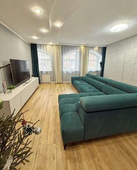 4-к квартира, вторичка, 137м2, 1/5 этаж