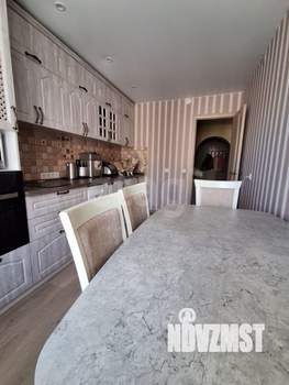 2-к квартира, вторичка, 64м2, 8/17 этаж