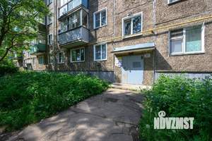 2-к квартира, вторичка, 44м2, 1/5 этаж