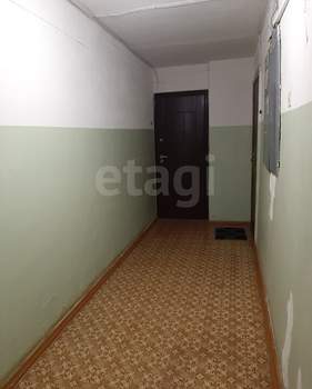 2-к квартира, вторичка, 42м2, 1/9 этаж