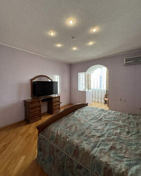 4-к квартира, вторичка, 140м2, 4/5 этаж