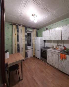 2-к квартира, вторичка, 42м2, 1/9 этаж