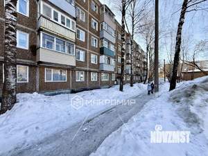 2-к квартира, вторичка, 42м2, 1/5 этаж