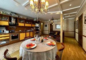 4-к квартира, вторичка, 127м2, 3/3 этаж