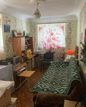 2-к квартира, вторичка, 42м2, 1/4 этаж