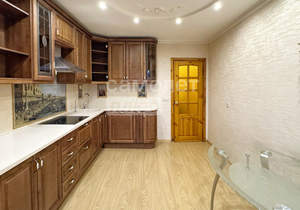 4-к квартира, вторичка, 122м2, 3/5 этаж