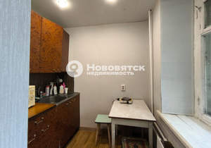 2-к квартира, вторичка, 33м2, 1/5 этаж