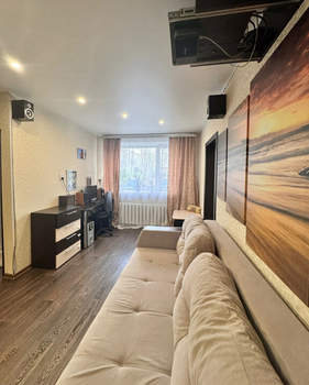 2-к квартира, вторичка, 42м2, 1/5 этаж