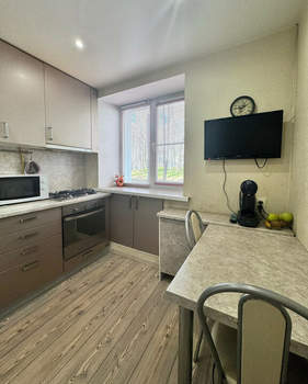 2-к квартира, вторичка, 42м2, 1/5 этаж