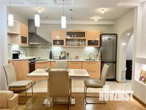 3-к квартира, вторичка, 108м2, 1/5 этаж