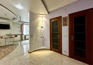 5-к квартира, вторичка, 180м2, 3/5 этаж