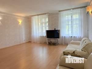 3-к квартира, вторичка, 110м2, 2/5 этаж