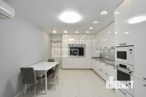 3-к квартира, вторичка, 81м2, 9/9 этаж