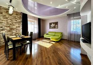 3-к квартира, вторичка, 106м2, 1/5 этаж