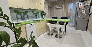 3-к квартира, вторичка, 72м2, 1/10 этаж