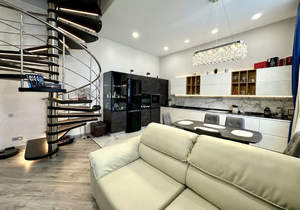 4-к квартира, вторичка, 143м2, 17/18 этаж