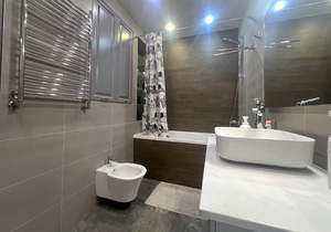 3-к квартира, вторичка, 125м2, 2/5 этаж