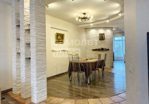 4-к квартира, вторичка, 126м2, 2/4 этаж