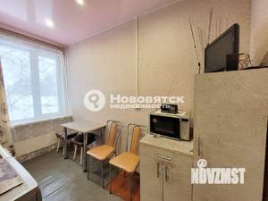 3-к квартира, вторичка, 58м2, 1/2 этаж