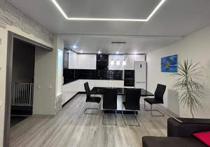 3-к квартира, вторичка, 106м2, 2/4 этаж