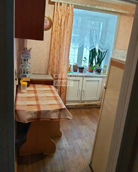 2-к квартира, вторичка, 42м2, 1/4 этаж