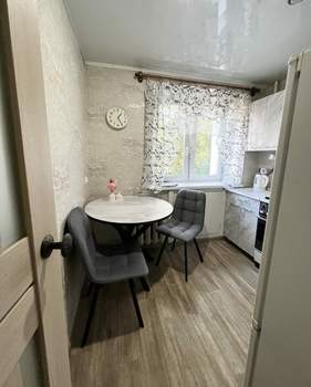 2-к квартира, вторичка, 42м2, 1/5 этаж