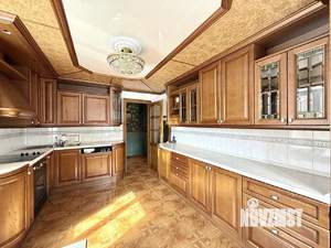 4-к квартира, вторичка, 128м2, 1/2 этаж