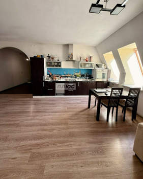 3-к квартира, вторичка, 103м2, 4/4 этаж