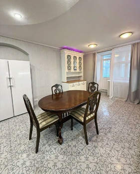 4-к квартира, вторичка, 137м2, 1/5 этаж