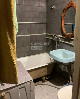 2-к квартира, вторичка, 42м2, 1/4 этаж