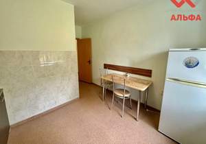 4-к квартира, вторичка, 100м2, 1/3 этаж