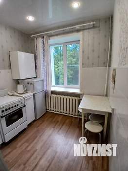 2-к квартира, вторичка, 43м2, 1/4 этаж