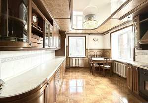 4-к квартира, вторичка, 128м2, 1/2 этаж