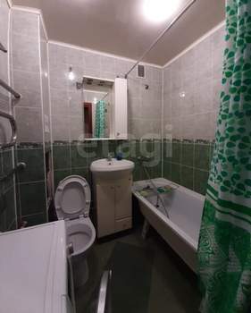 2-к квартира, вторичка, 42м2, 1/9 этаж